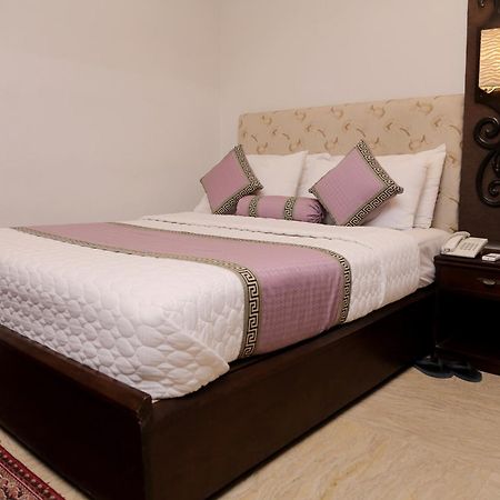 Shelton Hotel Lahore Exterior photo