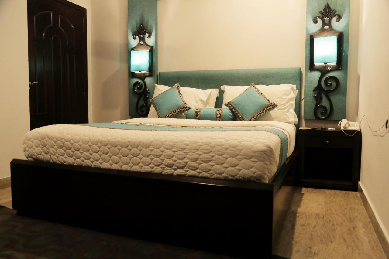 Shelton Hotel Lahore Exterior photo