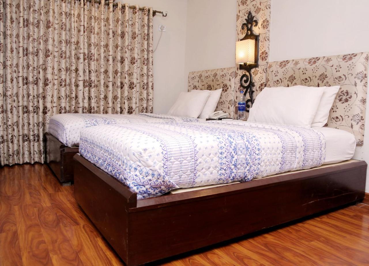 Shelton Hotel Lahore Exterior photo